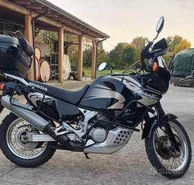 Africa twin 750 XRV