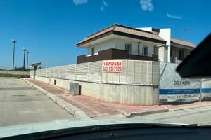 Villa unfamiliare tre superfici