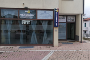 Stanza uso ufficio- villa raspa