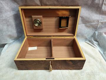 Humidor in Cedro e Rivestimento radica