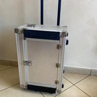 Valigia in alluminio per casse