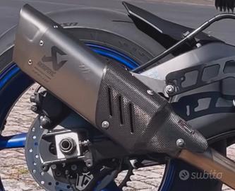 Akrapovic slip-on + Decat dominator