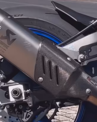 Akrapovic slip-on + Decat dominator