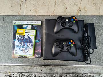 Xbox 360 250 GB + 2 controller + Blue Dragon