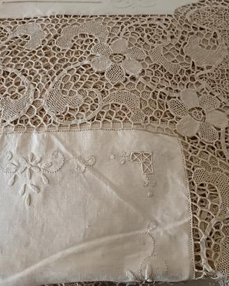 Tovaglia di Burano in puro lino e ricamo 
