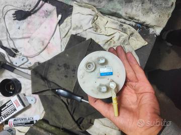 pompa benzina Triumph daytona e street triple