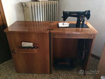 Macchina da cucire Singer con mobiletto legno