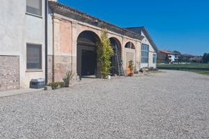 Rustico da ristrutturare