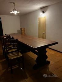 Tavoli e sedie in rovere