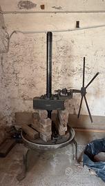 Strettoio torchio per uva