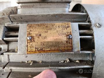 Motore elettrico trifase