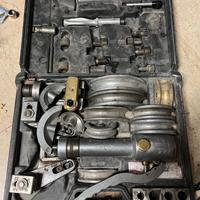 Piegatubi Curvatubi idraulica