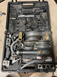 Piegatubi Curvatubi idraulica