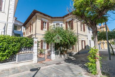 VILLA SINGOLA A ROSETO DEGLI ABRUZZI