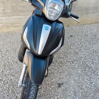 Piaggio Beverly 350 Sport Touring (ABS/ASR) – Cond