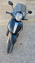 Piaggio Beverly 350 Sport Touring (ABS/ASR) – Cond