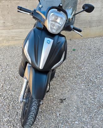 Piaggio Beverly 350 Sport Touring (ABS/ASR) – Cond