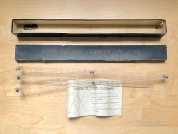 Vecchio pantografo per disegno tecnico