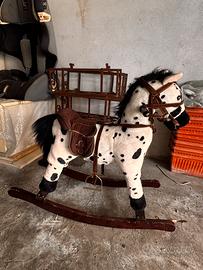 Cavallino a dondolo