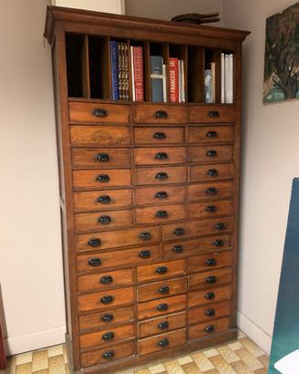 Titolo: Grande mobile schedario vintage in legno
