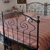 Letto francese molto particolare 