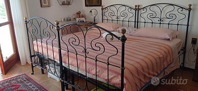 Letto francese molto particolare 