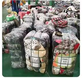 Lotto stock abbigliamento accessori