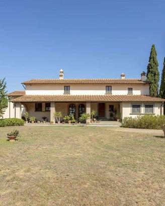 Villa di 605 m² con più di 5 locali e box auto a P