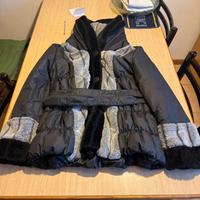 Giacca invernale o Piumino da donna nero e grigio.