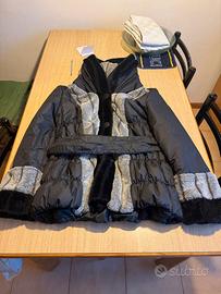 Giacca invernale o Piumino da donna nero e grigio.