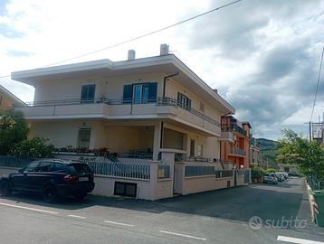 Villa con due appartamenti