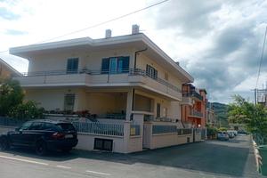 Villa con due appartamenti