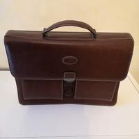 Elegante borsa 24 ore in pelle. Mai usata