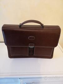 Elegante borsa 24 ore in pelle. Mai usata