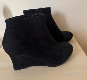 Scarpe nere con tacchi