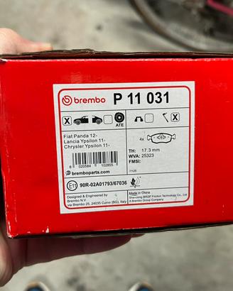 Pastiglie freno anteriori Brembo P11031