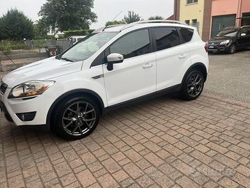 Ford Kuga 2.0 TDCi - anno 2010 - € 4.900