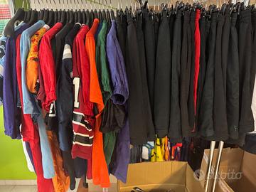 Stock abbigliamento usato college americani 7 euro