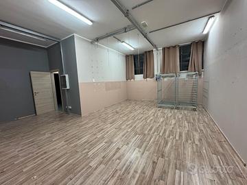 Capannone adatto a deposito/magazzino con uffici