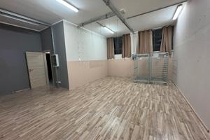 Capannone adatto a deposito/magazzino con uffici