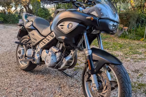 Moto BMW f 650 cs Scarver