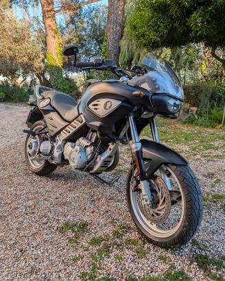 Moto BMW f 650 cs Scarver