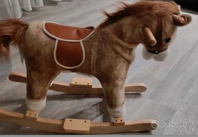 Cavalluccio a dondolo