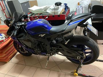 Yamaha YZF-R1