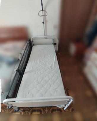 Letto ortopedico elettrico con sponde e asta