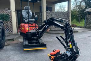 MINIESCAVATORE BULL 18X MOTORE KUBOTA D902