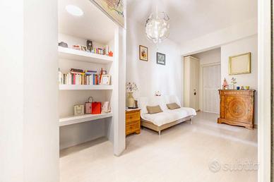 Luminosissimo e Ristrutturato Trilocale in Via Dei