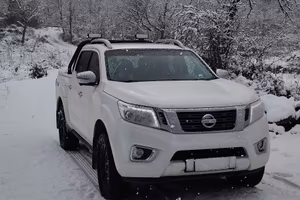 Nissan Navara trek1