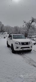 Nissan Navara trek1