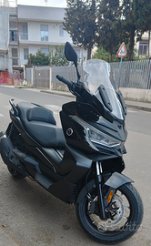 Voge sr4 400 Max aprile 2023